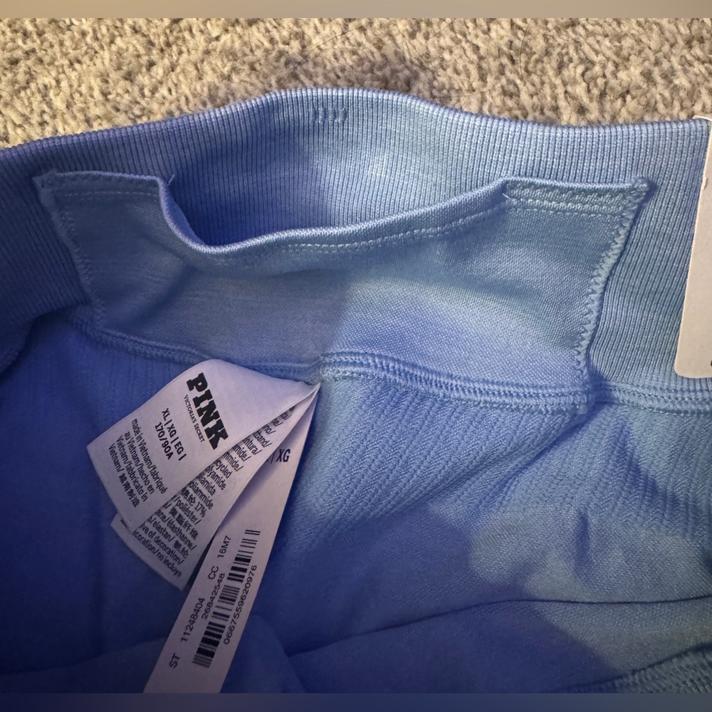VS PINK - 🩵 6" Bike Shorts Seamless - Picture 3 of 6